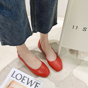 パンプス 靴 レディース ローヒール ぺたんこ くつ スクエアトゥ レザー調 フェイクレザー フラットシューズ シンプル 上品 歩きやすい 女性用 婦人用 大人女子 オフィス 通勤 ソリッドカラー 外出 お出掛け 動きやすい