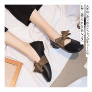 パンプス レディース 女性用 靴 シューズ ぺたんこ ローヒール スクエアトゥ リボン 無地 フェイクレザー バイカラー かわいい おしゃれ カジュアル フェミニン 大人可愛い レザー調 配色 婦人用 ブラック ベージュ ブラウン 黒 茶色