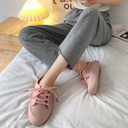 レインシューズ レインスニーカー 防水スニーカー レディース 女性用 婦人用 雨の日に履ける 雨が染みない 紐付きデザイン フラット ローヒール ヒール高4cm レースアップ カジュアル スポーティー おしゃれ かわいい 雨対策 通勤 通学 お出かけ 歩きやすい