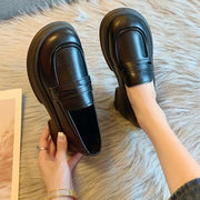 ローファー 靴 レディース レザー調 ローヒール フラット くつ フェイクレザー 女性 学生靴 カジュアル 定番 スタンダード おしゃれ かわいい シンプル 通学 学生 高校生