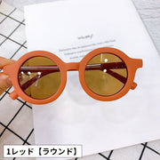 サングラス キッズ ジュニア 子供用 女の子 男の子 ラウンド型 丸型 クマ 熊 カラーレンズ 色付き 日差し対策 紫外線対策 ファッション小物 可愛い おしゃれ お出掛け レジャー