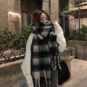マフラー ストール ショール 大判 レディース 女性 大きめ ボリューム感 防寒 あったか 暖かい ふんわり ファッション小物 チェック柄 格子柄 かわいい カジュアル おしゃれ シンプル 秋 冬 お出かけ 通学 通勤 黒 ピンク 青 茶