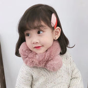 マフラー 差し込み 襟巻き キッズ 子供用 女の子 男の子 フェイクファー ボンボン モコモコ 可愛い おしゃれ ソリッドカラー 防寒 寒さ対策 暖かい あったか 冬 ファッション小物 女子 男子 こども用 お出掛け 通園 通学