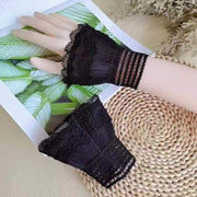 付け袖 レディース 女性用 両腕分 2個セット ファッション小物 総レース プリーツ フリル フレア レイヤード 重ね着風 つけ袖 シンプル お洒落 可愛い キュート お出掛け フェミニン 袖口 モノトーン ホワイト ブラック 白 黒