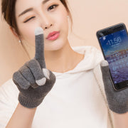 手袋 てぶくろ グローブ レディース 女性 ファッション雑貨 防寒具 5本指 スマホ操作可能 スマホ対応 スマートフォン対応 ニット 無地 ブラック ホワイト ピンク ブルー シンプル カジュアル 可愛い キュート フェミニン シック 通勤 通学 おしゃれ
