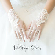 ウェディンググローブ 手袋 ショート レース 透け感 シースルー 結婚式 ブライダル 新婦 花嫁 上品 華やか 清楚 綺麗 挙式 披露宴 二次会 パーティー 衣装 ウェディング小物