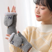 手袋 2way グローブ 指なし ミトン ハーフフィンガー レディース 女性 メンズ 男性 シンプル 英字ロゴ もこもこ ふわふわ カジュアル 暖かい あったか 防寒 プレゼント ギフト 婦人用 紳士用 男女兼用 ユニセックス ファッション小物 冬