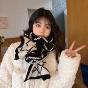 マフラー レディース 女性 メンズ 男性 ユニセックス 男女兼用 お揃い ペアルック 大判サイズ 大きめサイズ 140cm ニット生地 チェック模様 ガーリー 可愛い かわいい キュート フェミニン おしゃれ 防寒 秋 冬