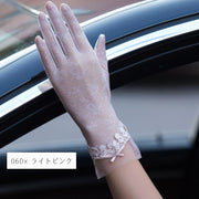 手袋 レディース 女性用 レース シースルー 透け感 紫外線対策 UV対策 日焼け防止 ドライブ 運転 自転車 スマホ対応 メッシュ 通気性 おしゃれ かわいい エレガント フェミニン 女子力 タッチパネル対応 ブラック ホワイト ピンク ベージュ グレー 黒 白
