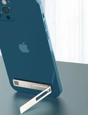 スマホスタンド 単品 1個 スマホ用品 折りたたみ 折り畳み 貼り付け 粘着式 コンパクト 薄型 スリム マグネット開閉 角度調節可能 小さめ 縦置き 横置き 無地 ブラック シルバー シンプル 便利