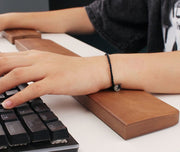 木製キーボードリストレスト ウッドパームレスト サポート 事務用品 シンプルデザイン 滑り止め付き 60キー対応 87キー対応 パソコン オフィス 仕事 在宅ワーク テレワーク 無地 シンプル PCゲーム PC作業