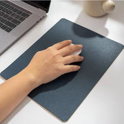 マウスパッド PC周辺機器 パソコン用品 レザー調 四角形 スクエア型 フェイクレザー 防滑 滑り止め シンプル 無地 定番 ベーシック PC関連雑貨 テレワーク 在宅勤務 オフィス 会社 事務 黒 灰 ピンク 青 緑