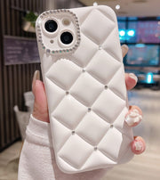 スマホカバー キルティング風 スマホケース iPhoneカバー iPhoneケース レディース 女性 ラインスト―ン  iPhone17 iPhone17Pro iPhone16 iPhone16Pro iPhone15 シンプル フェミニン ガーリー 可愛い キュート かわいい シック おしゃれ スマホ関連雑貨 スマホ用アクセサリー