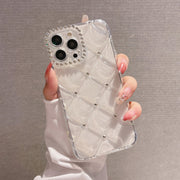 スマホカバー キルティング風 スマホケース iPhoneカバー iPhoneケース レディース 女性 ラインスト―ン  iPhone17 iPhone17Pro iPhone16 iPhone16Pro iPhone15 シンプル フェミニン ガーリー 可愛い キュート かわいい シック おしゃれ スマホ関連雑貨 スマホ用アクセサリー