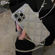iPhone用ケース iPhone用カバー スマホケース スマホカバー レディース 女性 スマホ用アクセサリー スマホ関連雑貨 リストストラップ付き ラインストーン ひし形模様 iPhone17用 iPhone16用 iPhone15用 フェミニン ガーリー かわいい 可愛い キュート おしゃれ シック シンプル