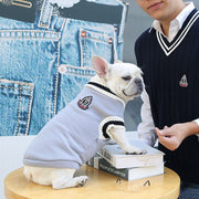 ペット用セーター 犬用セーター ペットウェア ドッグウェア 犬服 ペット服 小型犬 中型犬 猫 ネコ ペットグッズ ノースリーブ 袖なし 裾リブ 裏起毛 ハイネック ワッペン ブレザー風 制服風 グレー ワインレッド ダークグリーン かわいい キュート カジュアル 防寒 ぽかぽか 秋 冬