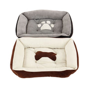 ペット用ベッド ペットグッズ 小型犬 中型犬 ドッグ ネコ 猫用 キャット ホネ 足あと スクエア型 バイカラー かわいい 寝床