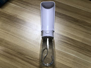 ペット用携帯水筒 給水ボトル 550ml ウォーターボトル 水飲みボトル 水やり 折り畳み 折りたたみ 一体型 ペット用品 犬用 猫用 ポータブル 持ち運び お散歩 水分補給 シンプル おしゃれ かわいい 簡単 便利