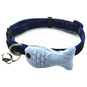 猫用首輪 カラー ペット用品 ねこ ネコ セーフティーバックル 鈴付き チェック柄 魚 かわいい おしゃれ マスコット付き ペットグッズ
