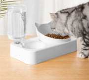 ペット用食器 フードボウル 自動給水機付き 猫用 犬用 ペット用品 ペットグッズ 餌入れ 水入れ ボトル 傾斜 耳付き 足跡 肉球 ホワイト 白 かわいい おしゃれ ネコ イヌ キャット ドッグ