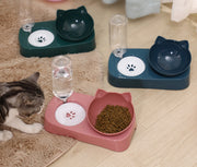 ペット用食器 フードボウル 自動給水器付き 犬用 猫用 餌入れ 水入れ 猫耳型 給水ボトル えさ皿 傾斜あり 食べやすい 食器台 水飲み器 お留守番 ペット用品 ペットグッズ イヌ用 ネコ用
