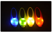 首輪アクセサリー LEDライト ペット用品 犬 猫 シリコン お散歩グッズ 光るチャーム ボタン電池式 夜間 安全対策 事故防止