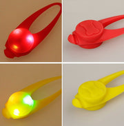 ペット用アクセサリー 首輪アクセサリー LEDライト チャーム 光る ボタン電池式 犬 ドッグ ペット用品 散歩 夜間 ブルー 青 レッド 赤 グリーン 緑 ピンク オレンジ シリコン ホワイト 白