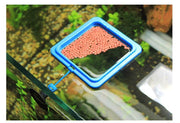 フードフィーダー フィーダーカップ 給餌器 餌拡散防止リング 水槽用 魚用 飼育用 吸盤付き 餌やり エサやり 汚さない 円形 ラウンド 正方形 四角 スクエア 浮かぶ 観察 金魚 メダカ アクアリウム 便利 シンプル 黒 青 ブラック ブルー