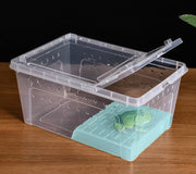 飼育ケース プラスチックケース プラケース 両生類 爬虫類 昆虫 小動物用 飼育容器 カエル トカゲ カメ 小型 給餌箱 隔離ボックス 透明 通気性 小型 浮島 両開き 蓋付き コンパクト クリア 飼育ケージ