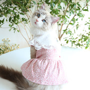 ドッグウェア ワンピース 犬服 猫服 洋服 ペット用品 小型犬 袖なし ノースリーブ プルオーバー レース ビッグカラー 小花柄 フラワー 肩フリル おしゃれ かわいい ガーリー キュート カジュアル デイリー お出かけ お散歩 イヌ いぬ ネコ ねこ キャットウェア