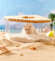 小動物用トイレ 砂浴び容器 砂風呂 砂浴び 砂遊び 砂場 ペット用品 ペットグッズ ハムスター お風呂 トイレ バスルーム 透明 クリア 角設置 90度 長方形 三角形 五角形 スクエア トライアングル 飛び散り防止 くり抜き ナチュラル かわいい お洒落
