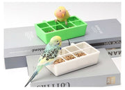 鳥用餌入れ エサ入れ バードフィーダー 仕切り付き 8マス 鳥用食器 四角形 フック付き ケージ取り付け 飛び散り防止 フードボウル ペット用品 小鳥 インコ