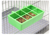 鳥用餌入れ エサ入れ バードフィーダー 仕切り付き 8マス 鳥用食器 四角形 フック付き ケージ取り付け 飛び散り防止 フードボウル ペット用品 小鳥 インコ