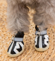 犬用靴 ブーツ ドッグシューズ ペットシューズ 靴下 犬の靴 犬靴 ペット用品 小型犬 メッシュ マジック テープ ファスナー 通気性 肉球保護 滑り止め 雪靴 スノーシューズ 雨具 長靴 床の傷つき防止 防寒 室内 屋外 お散歩 お出かけ おしゃれ かわいい