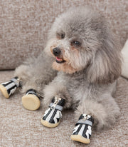 犬用靴 ブーツ ドッグシューズ ペットシューズ 靴下 犬の靴 犬靴 ペット用品 小型犬 メッシュ マジック テープ ファスナー 通気性 肉球保護 滑り止め 雪靴 スノーシューズ 雨具 長靴 床の傷つき防止 防寒 室内 屋外 お散歩 お出かけ おしゃれ かわいい