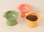 ペットボウル 犬用品 猫用品 ペット用品 三角形 傾斜付き グリーン イエロー ピンク シンプル 滑り止め付き 食べやすい
