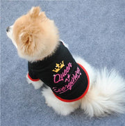 ペット服 Tシャツ 犬 猫 半袖 プルオーバー ドッグウエア キャットウエア 英字 プリント 王冠 ティアラ 春夏 お散歩 お出掛け レタードT バイカラー 犬用品 猫用品 ペットグッズ ブラック 黒