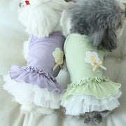 ペットウェア ワンピース ノースリーブ キャミワンピ 犬服 猫 ドッグ キャット かわいい キュート おしゃれ チュール重ね フリル リボン お花ワッペン ギャザー ボリューム ふわふわ プルオーバー