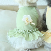 ペットウェア ワンピース ノースリーブ キャミワンピ 犬服 猫 ドッグ キャット かわいい キュート おしゃれ チュール重ね フリル リボン お花ワッペン ギャザー ボリューム ふわふわ プルオーバー