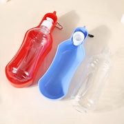 ペット用給水器 犬用 猫用 水入れ ボトル カップ 持ち歩き 水飲み 食器 シンプル 便利 外出 散歩 お出かけ ペット用品 ペットグッズ