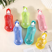 ペット用給水器 犬用 猫用 水入れ ボトル カップ 持ち歩き 水飲み 食器 シンプル 便利 外出 散歩 お出かけ ペット用品 ペットグッズ
