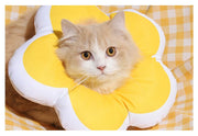 エリザベスカラー 猫 犬 小型犬 ペット用品 可愛い ソフト 柔らかい 軽量 布製 傷舐め 引っ掻き防止 傷口保護 手術後のケア 怪我 ケガ 術後ウェア クッション 首枕 まくら エリカラ 防水 傷なめ 噛み ひっかき 引っかき プロテクター サイズ調節可能 紐付き 紐ストッパー 花 フラワーモチーフ バイカラー かわいい SNS映え ねこ ネコ キャット いぬ イヌ ドッグ