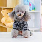 ペットウェア カバーオール 犬服 洋服 ドッグウェア つなぎ ロンパース パジャマ 袖あり フード付き 前ボタン もこもこ 暖かい 迷彩柄 カモフラ柄 カモフラージュ 犬用 カジュアル おしゃれ かわいい お散歩 お出かけ 普段使い ペット服 犬の服