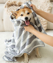 ペット用タオル バスタオル 犬用 猫用 バスローブ ボディタオル ケープタオル トリミング シャンプー お手入れグッズ 前開き スナップボタン 面ファスナー ペット用品 ペットグッズ しましま 単色 無地 もこもこ 吸水 速乾 小型犬 中型犬 かわいい 便利グッズ キュート おしゃれ シンプル 灰 白