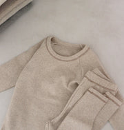 ルームウェア パジャマ 部屋着 セットアップ 上下セット キッズ 子供服 男の子 女の子 2点セット トップス ボトムス 長袖 長ズボン ロングパンツ ラウンドネック 無地 ふんわり あったか 秋 冬 シンプル カジュアル かわいい 灰 オフホワイト ベージュ 茶