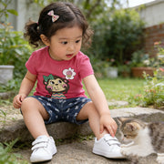 セットアップ 上下セット 子供服 キッズ 女の子 ガールズ ベビー トップス ボトムス カットソー Tシャツ 半袖 ハーフパンツ 半ズボン ラウンドネック ジーパン イラスト入り プリント入り ウエストゴム ゆったり おしゃれ かわいい ヘビロテ シンプル 着回し 定番 お出かけ 部屋着 春 夏