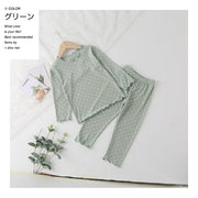 パジャマ ルームウェア 上下 2点セット キッズ ベビー 子供 女の子 長袖 カットソー ロングTシャツ ラウンドネック ロングパンツ 長ズボン メロウフリル ドット柄 水玉模様 トップス ボトムス 寝巻き 寝間着 おしゃれ かわいい 部屋着 ナイトウェア リラックスウェア 女児 子供服