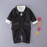 セットアップ 子供服 2点セット ベビー キッズ 男の子 カバーオール ロンパース ジャケット 長袖 長ズボン スーツ風 タキシード風 蝶ネクタイ 背広 上着 フォーマル おしゃれ パーティー イベント クリスマス 誕生日 結婚式 つなぎ 股下ボタン 男児 こども