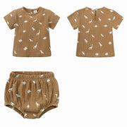 セットアップ 上下セット 2点セット ベビー キッズ 子供用 女の子 男の子 カットソー Tシャツ 半袖 ショートパンツ 短パン ラウンドネック 丸首 ボタン ウエストゴム 動物 果物 恐竜 トリ かわいい おしゃれ