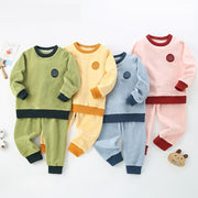 ルームウェア 部屋着 パジャマ 寝巻 セットアップ ２点セット 上下セット トレーナー ロングパンツ キッズ 子供用 子ども用 女の子 男の子 トップス ボトムス 裏起毛 長袖 長ズボン ゴムウエスト 丸首 ラウンドネック 厚手 シンプル カジュアル 可愛い かわいい キュート 秋 冬